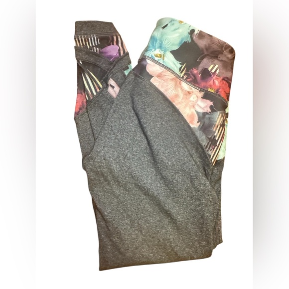 CALIA by Carrie Underwood High-Rise Leggings – Charcoal with Floral Print Size S - Picture 5 of 6